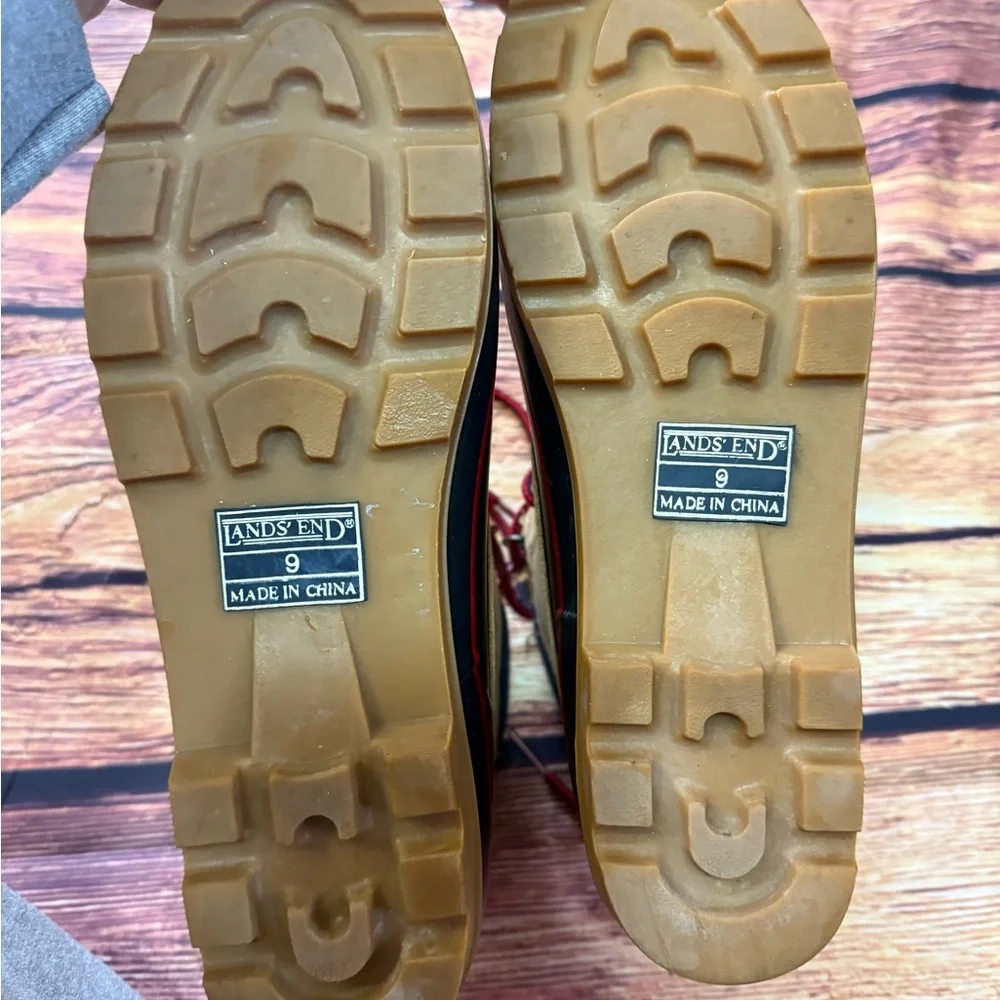 Lands' End Navy and Tan Winter Boots with Red Laces - Picture 5 of 6